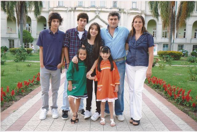 Egreso de mis hermanitas