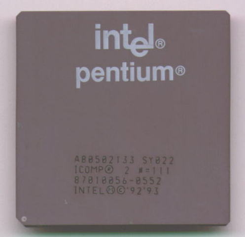 Aparición de las funciones de multimedia, CD room y los procesadores Pentium.