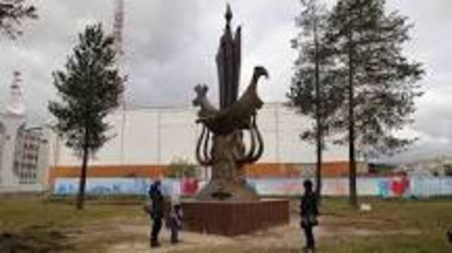 Памятник "Ямал"