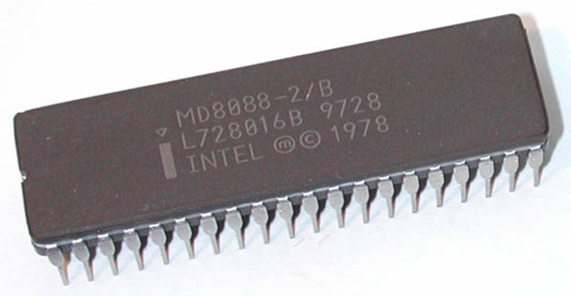 Intel 8088 Velocidad inicial del reloj: 5 MHzBus de datos: 8 bits