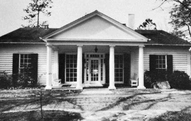 Franklin D. Roosevelt dies at Warm Springs