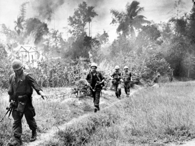 France signs the Geneva Accord