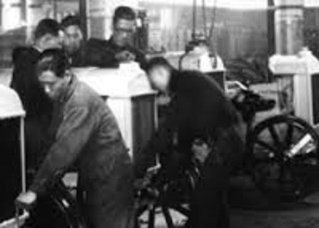 Henry Ford opens his assembly lines to African American workers