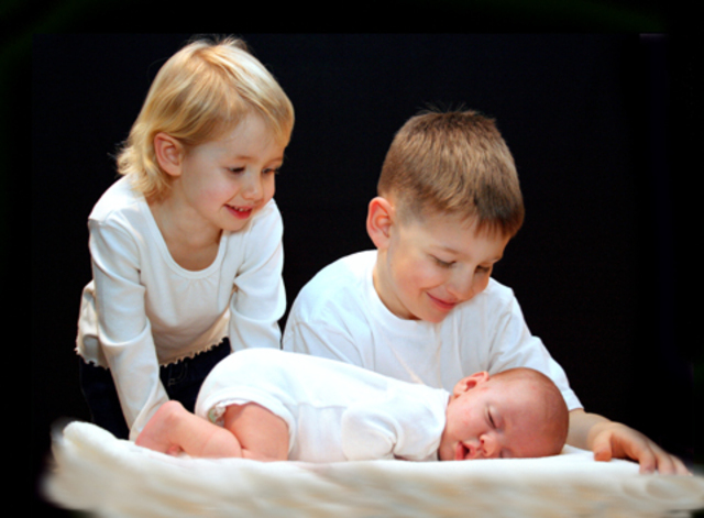 Nic deals with a new baby sister