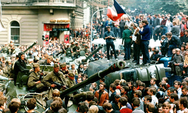 Soviet troops crush Czechoslovakia revolt