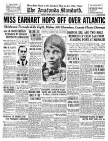 Amelia Earhart crosses the atlantic