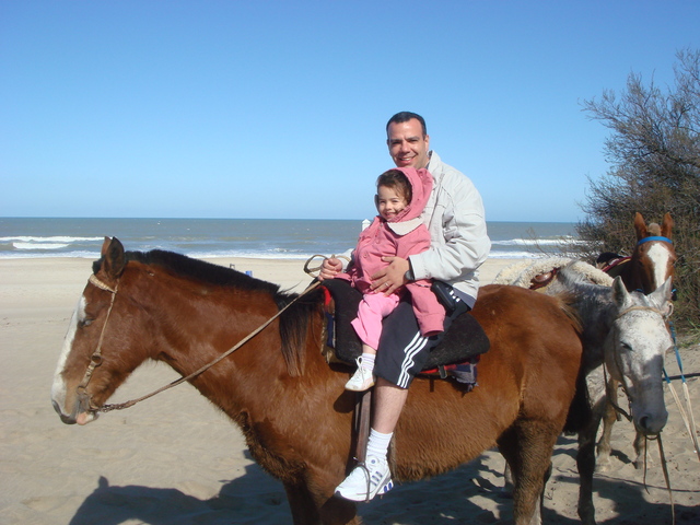 andando  a caballo en carilo