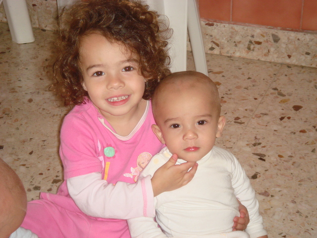 mi hermano (gabi) ya tambien con un año