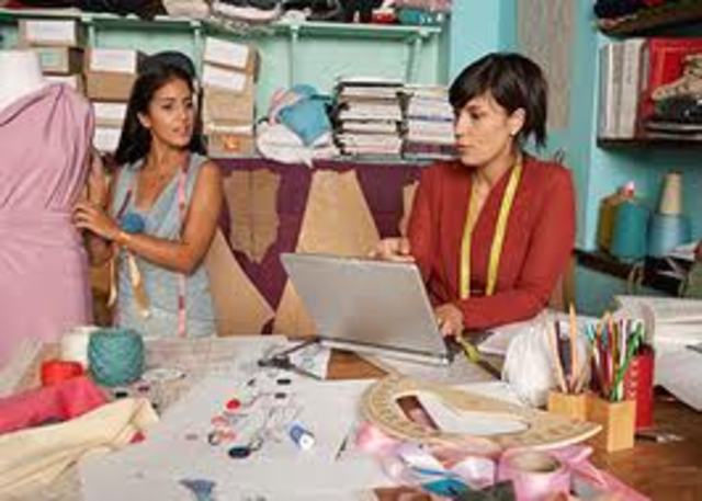 FASHION DESIGN DEGREE