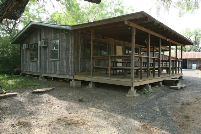 Mary and Crabbe go to the hunting camp