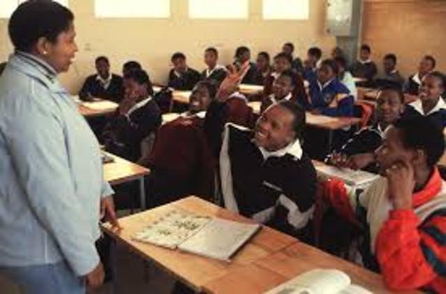 MAS ESPACIO PARA LOS ESTUDIANTES