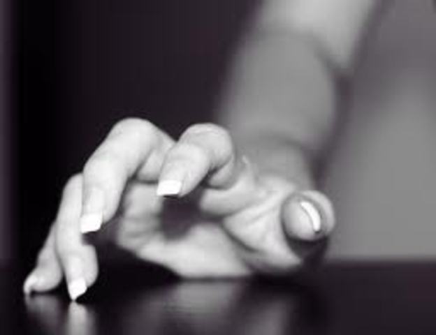 Phoenix taps her cane