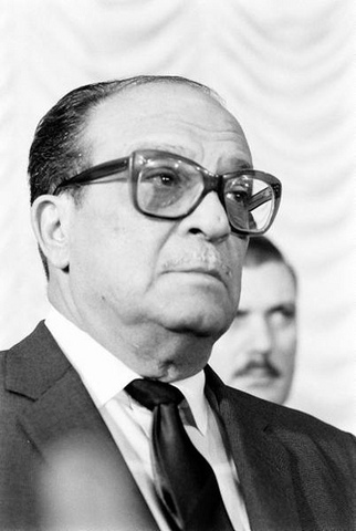 Cardona Resigns as Prime Minister