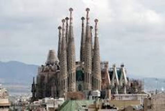 TEMPLO EXPIATORIO DE LA SAGRADA FAMILIA