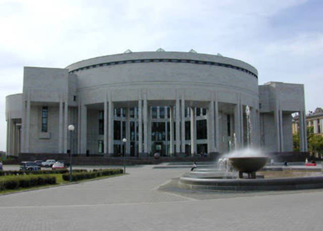 In Petersburg wurde die Bibliothek im Jahre 1814  geöffnet.