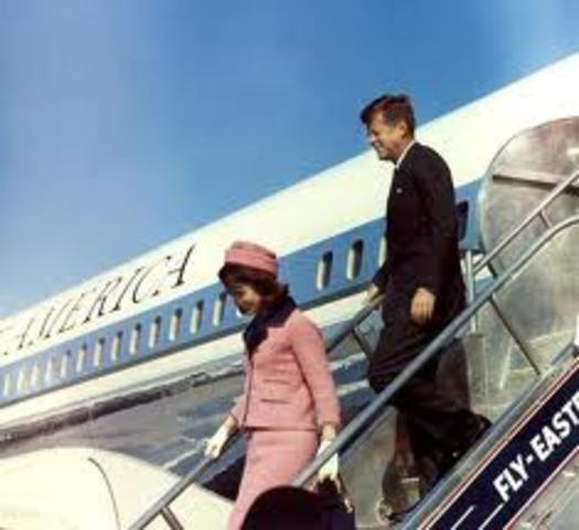 Disembark Airforce one 11:42am