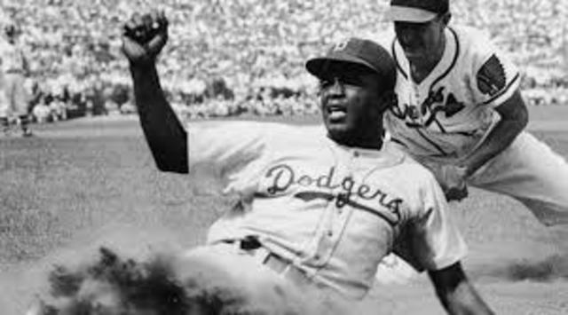 Jackie Robinson Breaks the Color Barrier