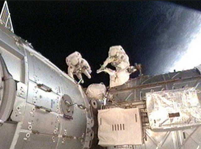 What did astronaut do?(ALEJANDRO)