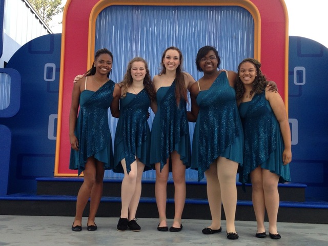 Peace Love Music Performs at Six Flags