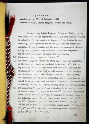 Germany, Italy, Great Britain, and France sign the Munich agreement