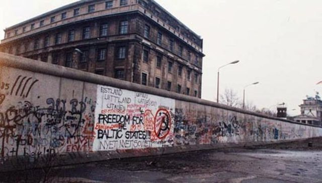 Creation of the Berlin Wall