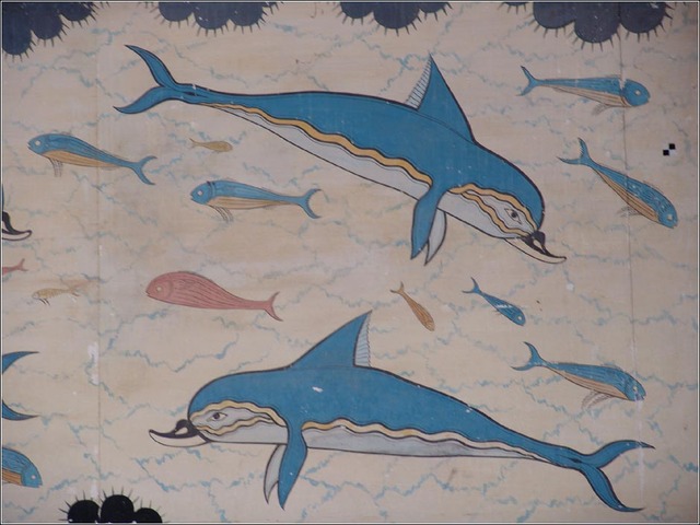 The Minoan civilization prospers in Crete. 2000 BC