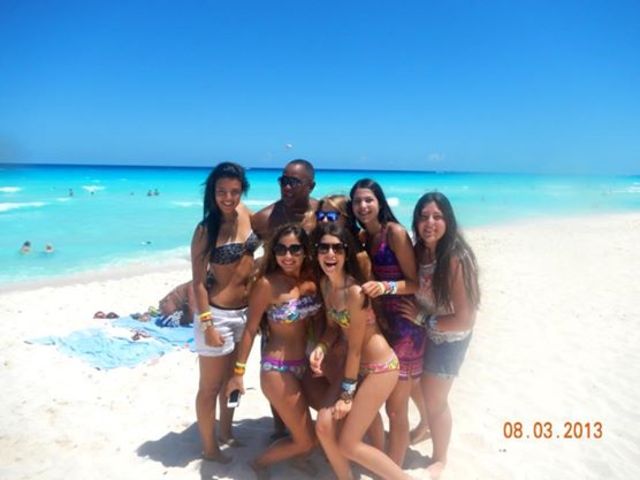 fui a Cancún de viaje de graduación.