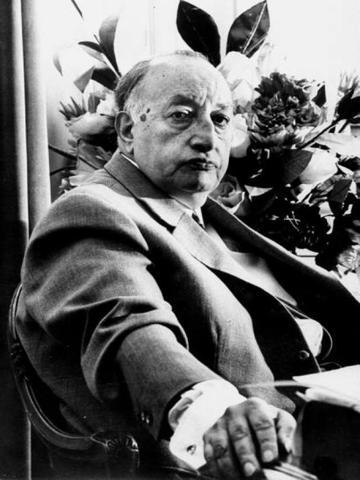 Regresa a Guatemala pasando por España y Nueva York.