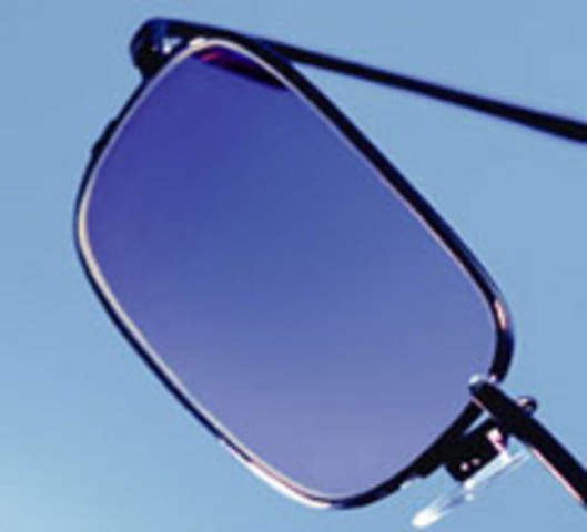 Dolland invents a chromatic lens