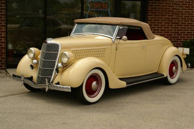 1935 Ford Roadster