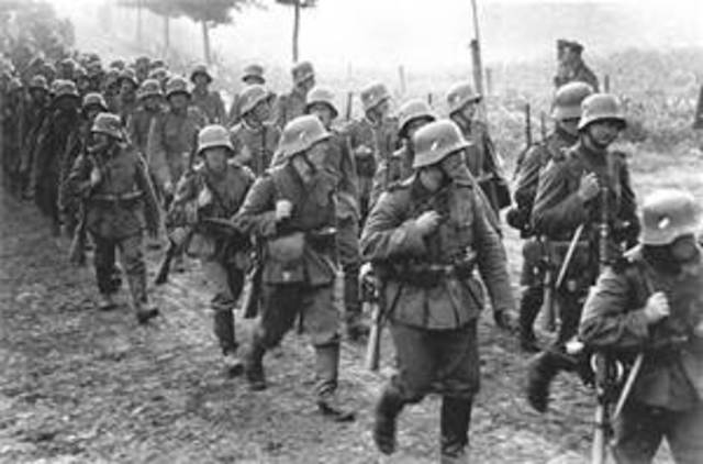 Germany invades poland