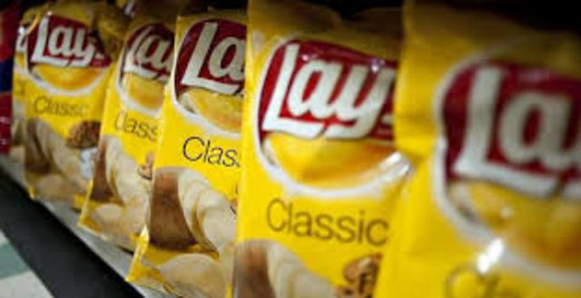 Lay's chips open