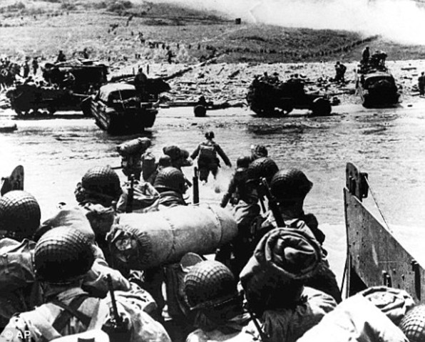 British and US troops successfully land on the Normandy beaches