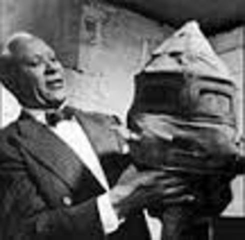 His gas mask made National News