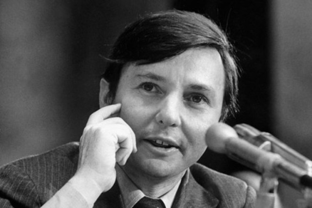 Segretti testifies about dirty tricks