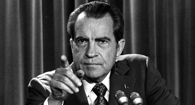 Nixon promises to release tape transcripts