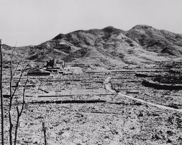 The second atomic bomb is dropped on Nagasaki & Emperor Hirohito and Japanese prime minister Suzuki decide to seek power with Allies