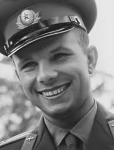 Зачислен курсантом 1–го  Оренбургского военно-авиационного училища