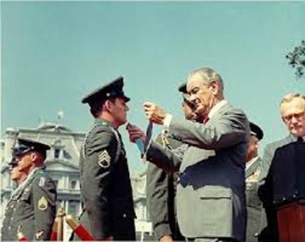 Forrest receives Medal of Honor and meets President Lyndon B. Johnson