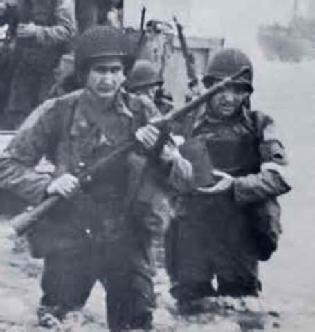 Italians get attacked by the British in North Africa