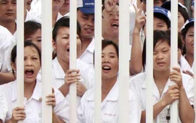 3,000 - 4,000 workers go on strike