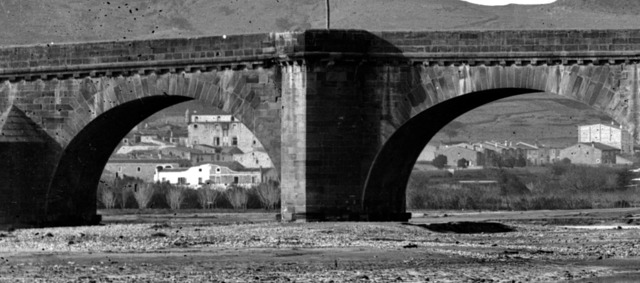 Es construeix el pont de Carles III