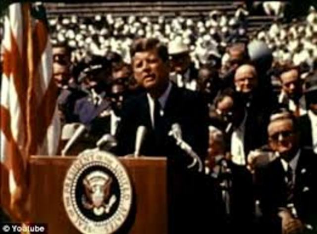 JFK Gives "Man on the Moon" Speech.