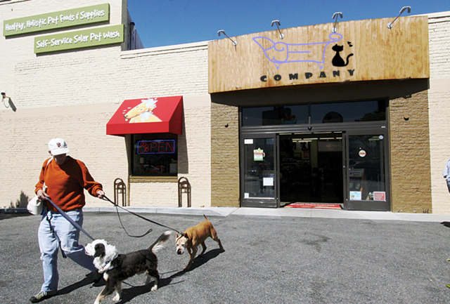 Pet Company inagura su PRIMER LOCAL OFICIAL.