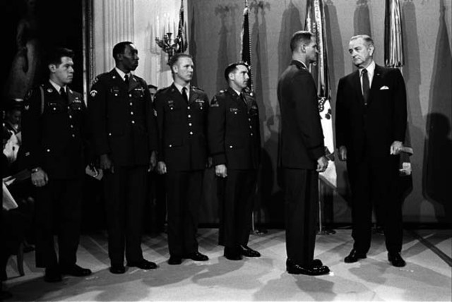 Forrest recieves medal of honor