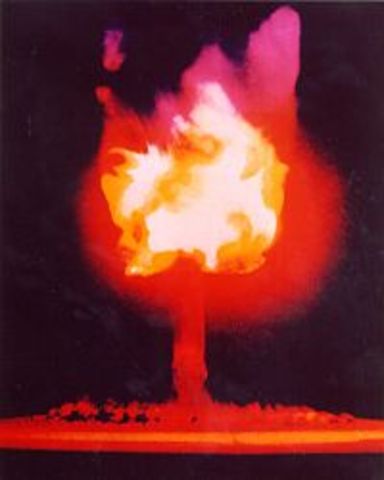 Detonación de la bomba atómica Baker 2 procedente de la Operación Ranger