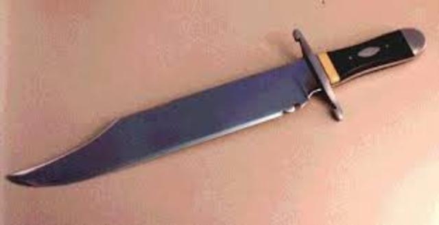 Bowie Gets His Kinife