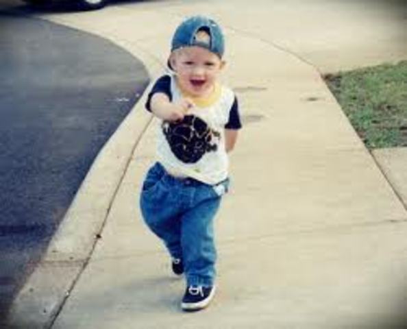 Empezé caminar en el veinticuatro de julio de diecinueve noventa y siete.