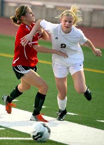 Yo uní el fútbol de equipo principal en veinte de noviembre dos mil y trece.