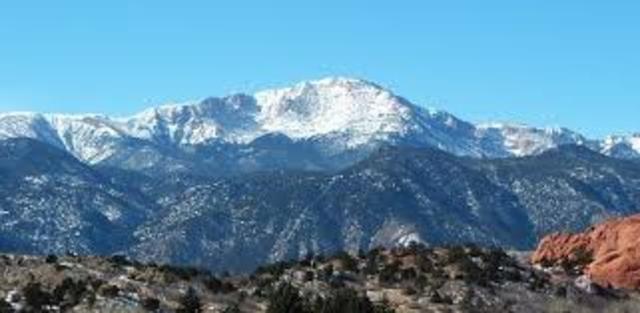 Yo ascendí Pike's Peak en Colorado en ocho de julió dos mil y doce.
